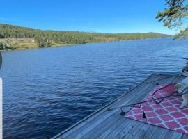 Idyllic lake house, отель в городе Hemnes