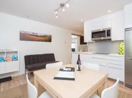 Chic, Modern - Walk Anywhere Viking Lodge 206 condo