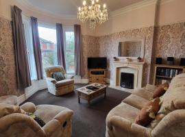 STAY - at Southport Holiday Home - sleeps 6, casa o chalet en Southport