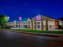 Motel 6-Arlington, TX