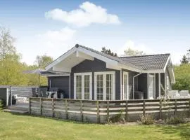 Three-Bedroom Holiday Home In Logstor