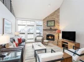 Slopeside Paradise Penthouse at Lift 7, Views, Fireplace, Deck, Hot Tub condo
