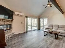 Stylish Tannersville Townhome with Private Deck