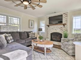 Mattituck Home with Fireplaces - Near Wineries, vacation home in Mattituck