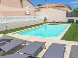 Beautiful Home In Saint-nazaire-daude With Outdoor Swimming Pool