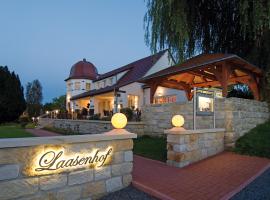 Laasenhof Resort, курортний готель у місті Struppen