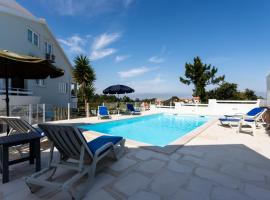 Beach House Outeirinho, bed & breakfast kohteessa Ericeira