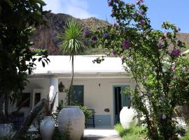 Art B&B, beach rental in Panarea