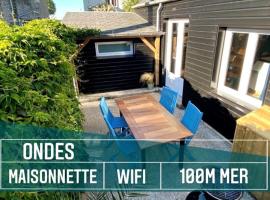 Maisonnette,100m mer, proche St Malo/Cancale, WIFI, hotel in Saint-Benoît-des-Ondes