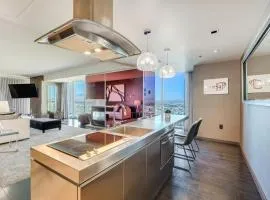 Vegas Palms HIGH 52nd fl. 1BDR corner penthouse 1220sqft