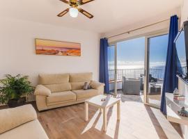 Family home with stunning sea views!, apartman u gradu Santa Kruz de Tenerife