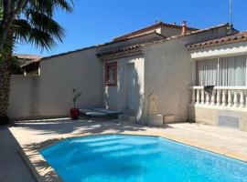 Maison avec piscine privée, cabaña o casa de campo en Le Grau-du-Roi