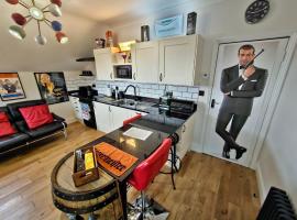 Southsea Royale James Bond 3 bed Cool Penthouse, seafront parking, appartamento a Portsmouth