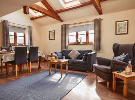 Bentra - Boutique Cottage at Harrys Cottages, cottage in Pen y Clawdd