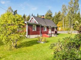 Amazing Home In Lnsboda With Wifi And 3 Bedrooms, hotel with parking in Lönsboda