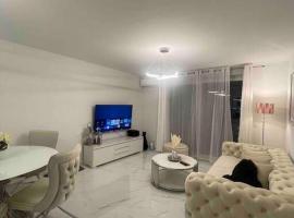 Appartement luxury, hotel in Montpellier