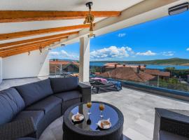MY DALMATIA - Sea view villa Possedaria with amazing roof terrace, hotel in Posedarje
