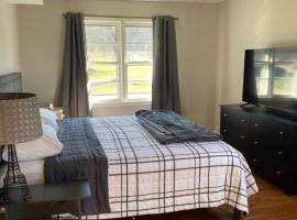 Hiker's Retreat modern 3 bedroom home with 2 baths, hotel en Travelers Rest