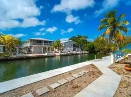 Boater's Dream House on the water 150' of Sea Wall