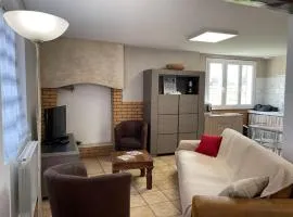 Gîte familial à la ferme avec terrasse - chevaux, poneys, proche Montluçon et thermes Néris les Bains - FR-1-489-430