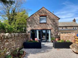 Stylish & cosy barn minutes from the Lake District, vacation home in Penrith