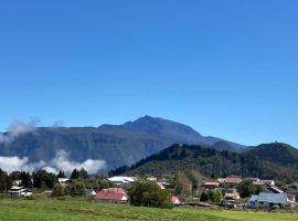 Maison a Bourg- Murat proche de la cité du volcan, hotel i La Plaine des Cafres