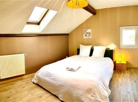 Logement indépendant 1 à 2 chambres, idéal séjour Bourg en bresse, cheap hotel in Péronnas
