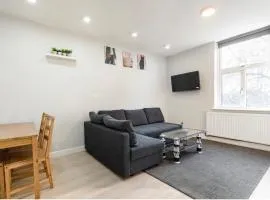Luxury Flat in Moseley with Free Parking