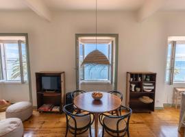 Monte Estoril Train Station - Seaside Apartment, hotel i Estoril