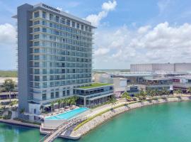 Renaissance Cancun Resort & Marina, hotel near Show Time Karaoke Bar, Cancún