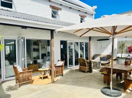 Bougain Villa, holiday home in Paternoster