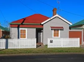 Armidale Cottage on Taylor