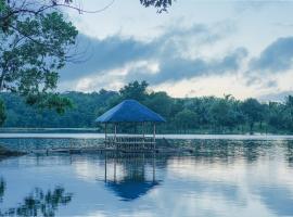 Viesnīca Almost Heaven Lake Resort by Cocotel pilsētā Cavinti