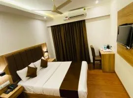 Hotel Plaza Heights by RAK Rooms, Mangaluru