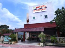 OYO 528 Andaman Sea Hotel, hotel in Batu Ferringhi
