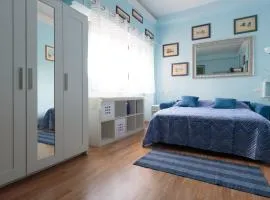 Simon Holiday House