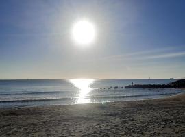 la passeggiata, hotell sihtkohas Lido di Ostia huviväärsuse Lido Centro raudteejaam lähedal