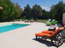 MAS TAREAU LE DAMIER, beach rental in Beaucaire