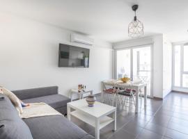 NEW JOLIETTE Comfortable Apartment well located with private parking, hotel perto de Docks des Suds, Marselha