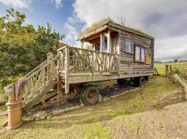 2x Double Bed - Glamping Wagon Dalby Forest, viešbutis Skarbore