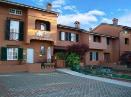 VILLA FENIX OSIO SOTTO, hotel com estacionamento em Osio Sotto