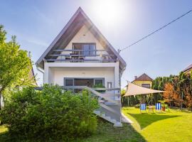 Madarász Deluxe Vendégház, villa en Balatonalmádi