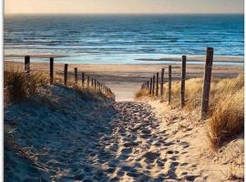 Ostseeurlaub mit Hund in Neubukow (bei Kühlungsborn, Rerik, Rostock, Salzhaff): Neubukow şehrinde bir otoparklı otel