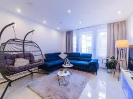 Lit Living: Luxury - Box Spring - Zwischen MA und HD - Netflix - 8 Personen