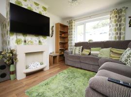 3 Bedroom family home Newport, Located next to M4, hotell sihtkohas Newport