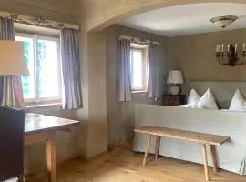 (A) Privatzimmer in 400 Jahre alten Bauernhaus