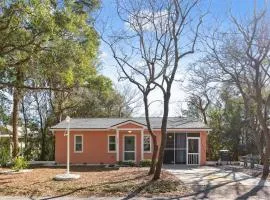 207 W Cooper Coral Cassita Central Location
