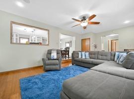 Newly Renovated! GAME ROOM! Private Bathrooms, holiday home in Tobyhanna