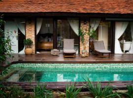 CHERRY VINTAGE HOME, khách sạn có hồ bơi ở Târgovişte