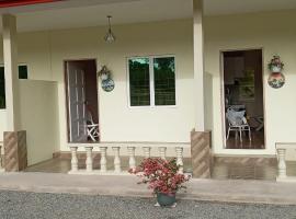 Margereth Cottage, B&B in Kuala Penyu